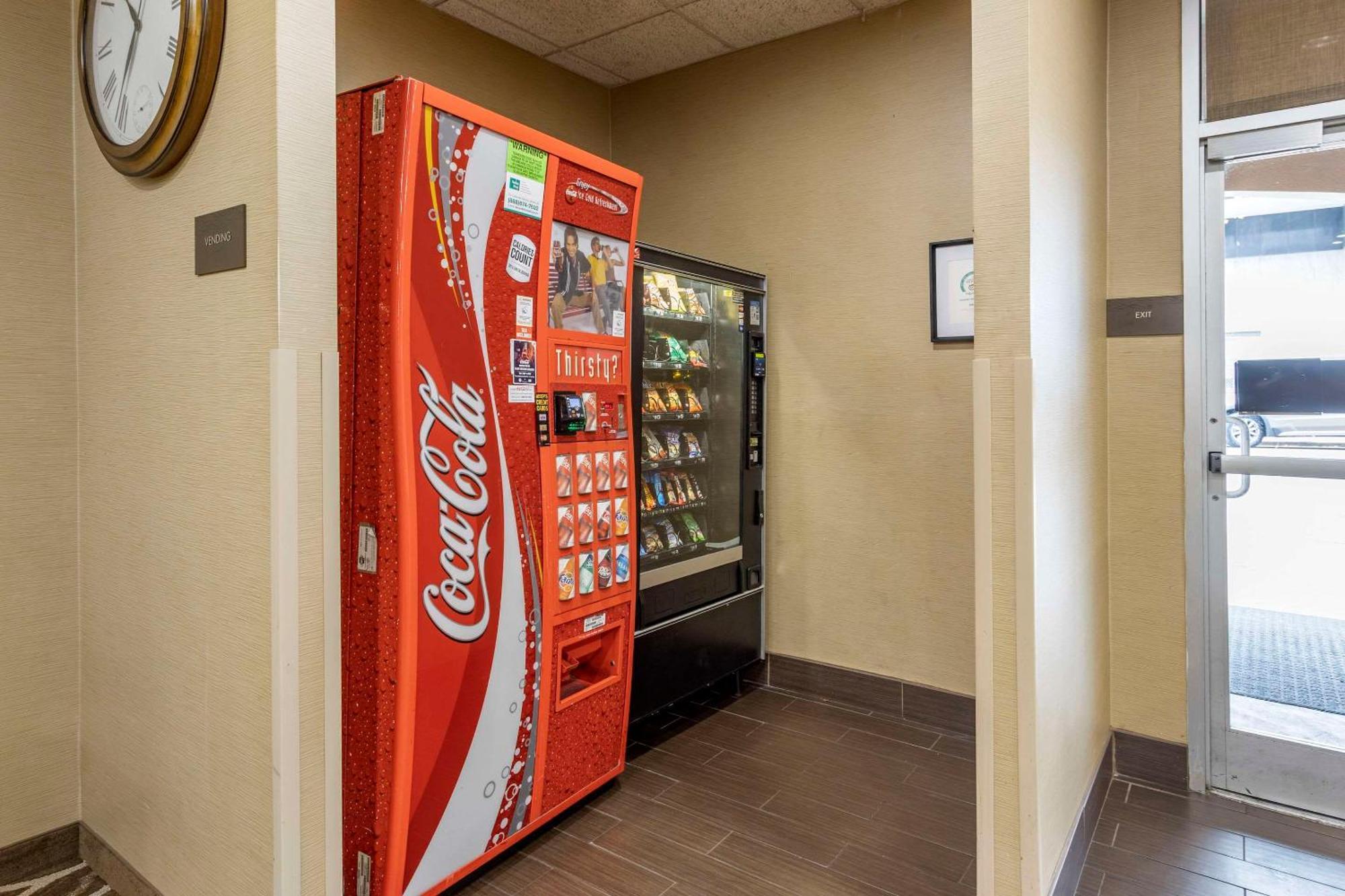Comfort Inn Memphis Downtown Екстериор снимка
